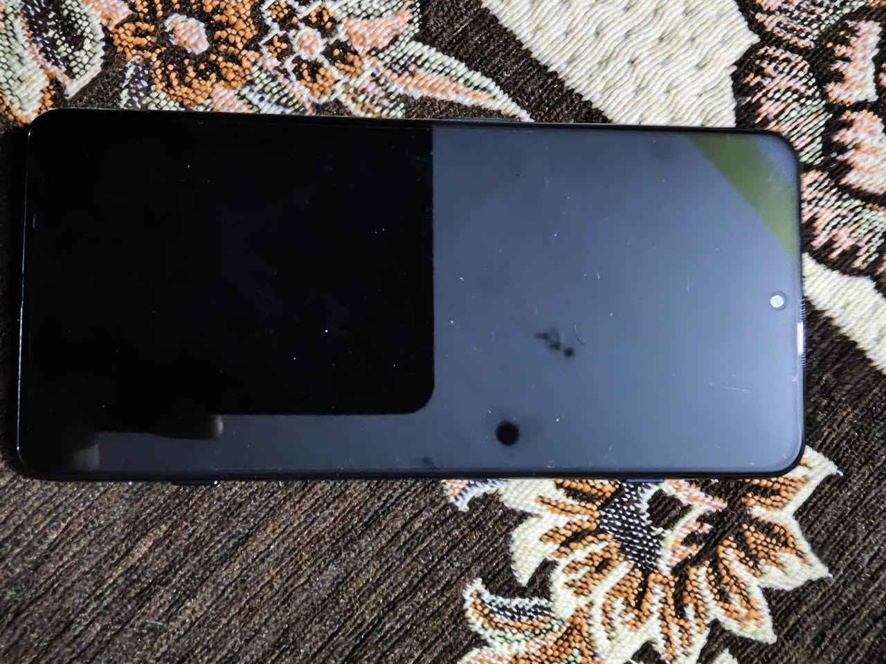 سلام عليكم بلاك شارك ذاكرة 256للبيع مستعجل على ىبيع سعر  250وبي مجال بصيط 
اني بل انبار ماعندي توصيل 
***********
