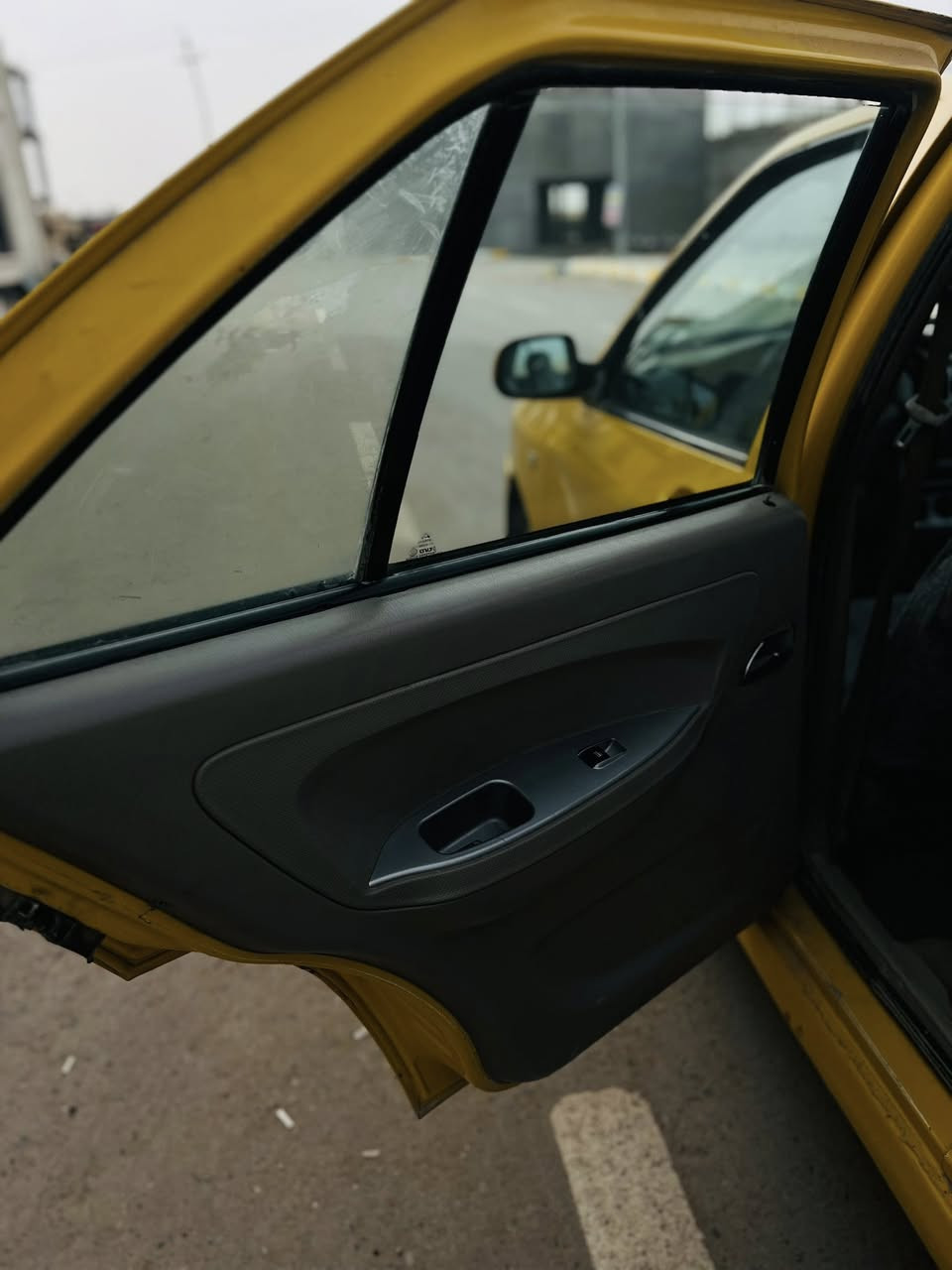 22$وبيها مجال !!
سلام عليكم للبيع شيري 2010محرك ابيض بلادي 
رقم بغداد مشروع وطني سنويه كير محرك شرط صدر خلفي امامي جديد تخم تاير جديدتبريد +تدفئه سياره بلاديه بدون صبغ ولا حادث كهربائيات كلها شغاله مسجل عالي ناص رونات كلها شغاله غرفها نضيفه 
22وبيها مجال !! ***********
