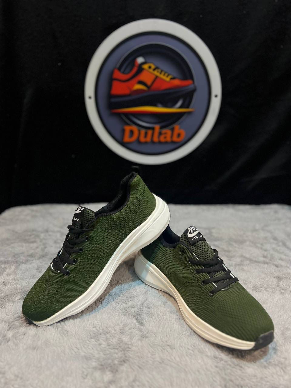 متوفر احذيه جميع الماركات
وجميع انواع القياسات 
احذيه بيج اشتريته او التهيت بدوامي وتركته يتوفر ما يقارب 200 قطعه رجالي واطفال ونسائي ابيعهن كلهن وبسعر الجمله  وهذني شكم نموذج نشرتهن بصور الي حاب يعرف الي حاب يجي ويشوفهن والي حاب يتفضل عله الخاص يعرف تفاصيل اكثر *********** متوفر واتساب ومتوفر فيس
