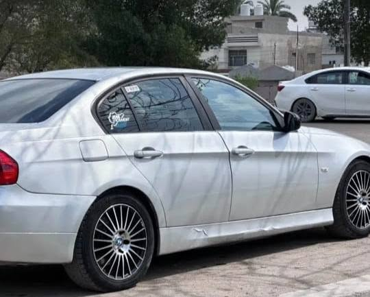 بي ام دبليو للبيع و مراوس موديل 2008 حجم E90 حجم 530 محرك وكير مكفولات بدون نقص و الكهربائيات كلها شغالة بدون جطلات  بلاديه كلهة صدر امامي كلة جديد مبدل و خلفي نضيف كلش تخم تاير جديد باتري جديد ويل كب 17تخم جديد داخل كلش نظيف ما بي شي وبلادي ما ملعوب بي سيارة بيها صبغ احزام اثر جراد بدون ضرر او تبديل قمارة تكم شواصي كلها مكفولات لا صبغ ولا شي سيارة حلوة و مرتبة وكلش نشطة و اعتمادية كلش السعر 80للشراي بيع او مراوس و السنوية باسمي  العنوان بغداد  رقم الهاتف *********** للستفسار متواجد على  النت بغداد, العراق
