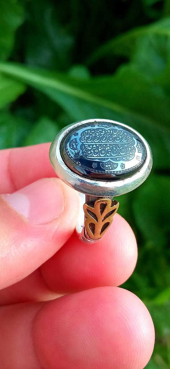 ♦️تبارك الرحمن الرحيم 
♦️خاتم حديد صيني اصلي
♦️صياغه يدويه ثقيله جداً 
قياس الخاتم ٢١
♦️مخطوط ايه الرزق كامله من يتق الله يجعل له مخرجا ويرزقه من حيث لا يحتسب ومن يتوكل الله فهو حسبه ان شاء الله بالغ أمره قد جعل الله لكل شي قدرا
♦️للبيع فقط يوجد توصيل سريع


**إذا كنت صاحب هذا الإعلان وتريد حذفه لأي سبب، رجاءا أرسل رسالة إلى الدعم الفني**