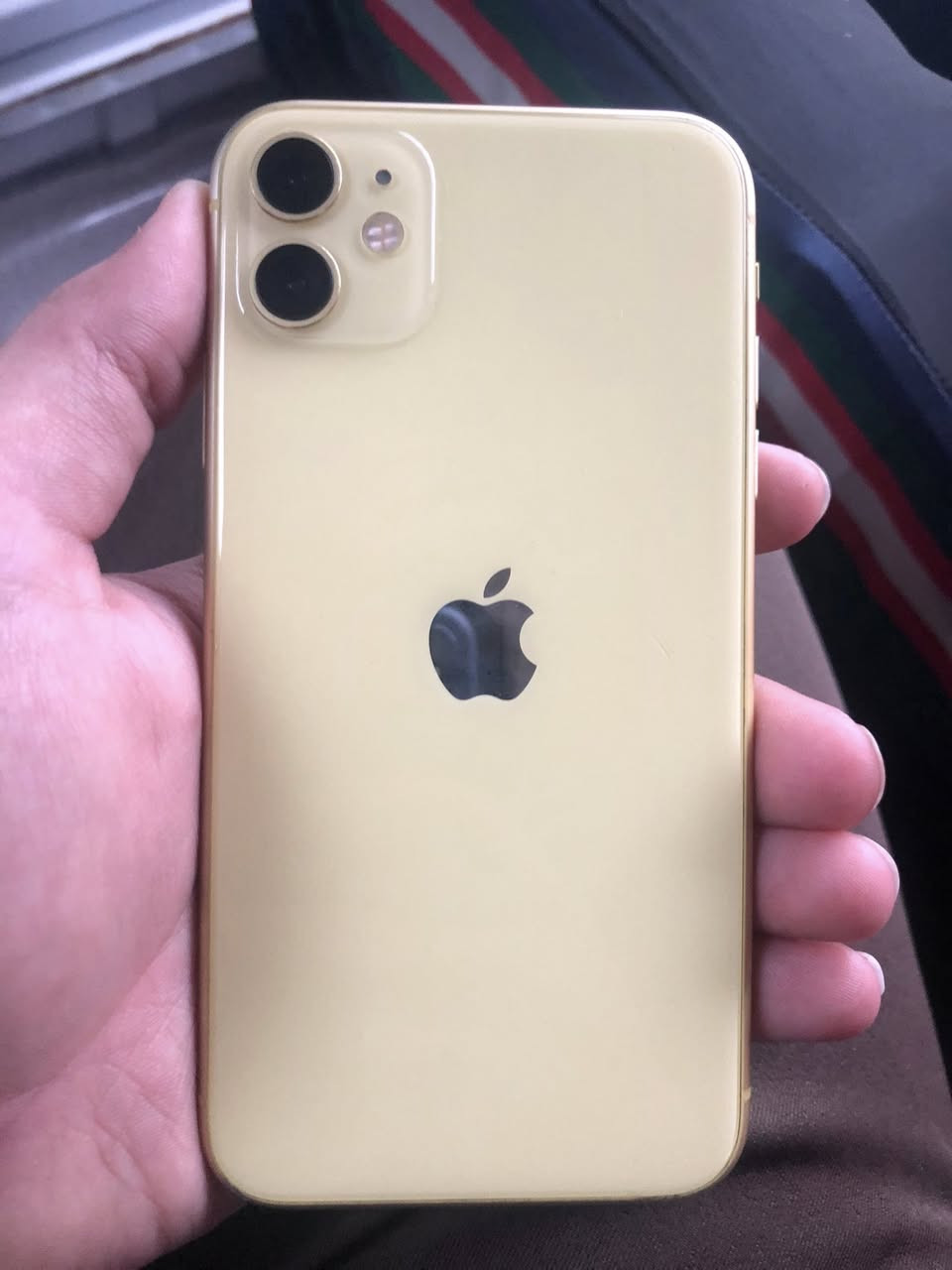 ايفون 11 عادي سعره 190 وبي مجال  تليفون نضيف لون مميز مكفول كامرات تصال مايكات مبدل شاشة احسن نوع 3 خيارات وبطارية  اصليات بغداد بلديات ***********
