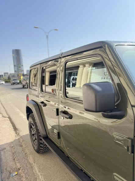 جيب رانكلير موديل ٢٠٢١
محرك 2.0 فول توربو 
4 wd
مواصفات وايلس سبورت 
كلين تايتل 
ماشي ٧٠ الف ميل 
استفسار ***********
