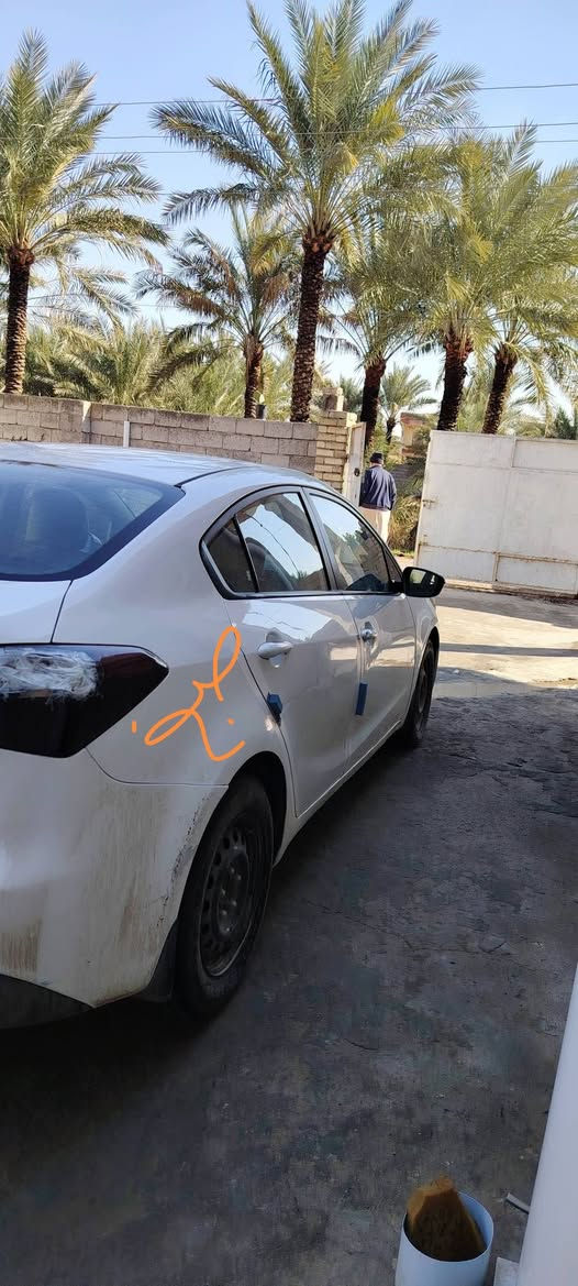 سيراتو 2014 مكينه 2000 دوش خليجي بدون نقص صارلها 4 سنوات عدنه خير من الله بيه رشات صبخ بس مو ظربات قويه ولا اي شي واني محدد الي بيه السعر 105 وبيه مجال سكني بغداد
***********
