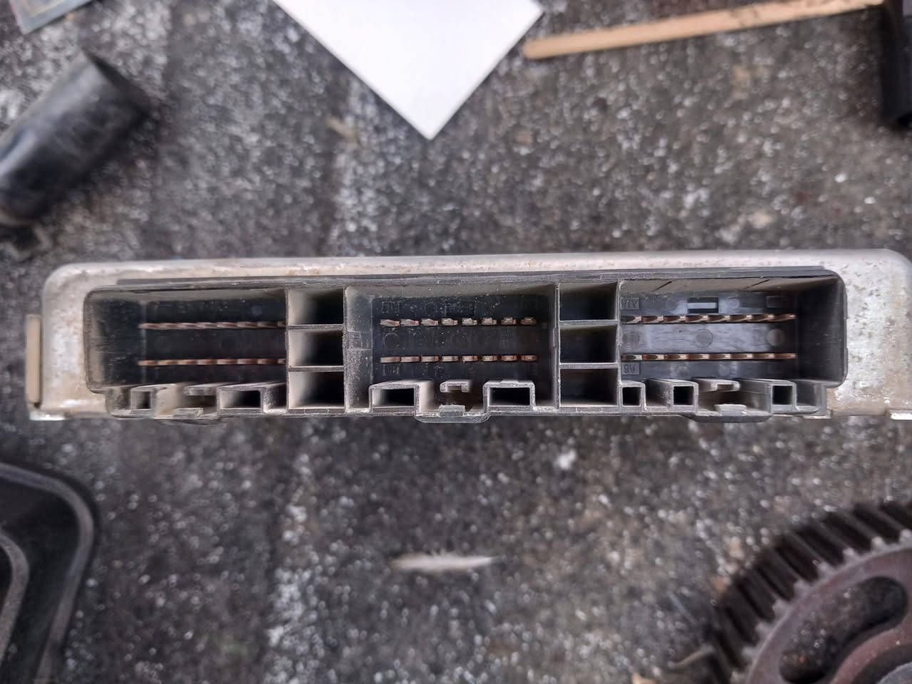 سلام عليكم اخوان غراض تفصيخ دايو ماكنوز ٢٠٠١ ويوجود محرك ماعرف شبي ابيع كوم حديد ماعرف شنو بي حولنه كير عادي الى اوتماتيك 
مكاني سماوه الخضر 
***********
