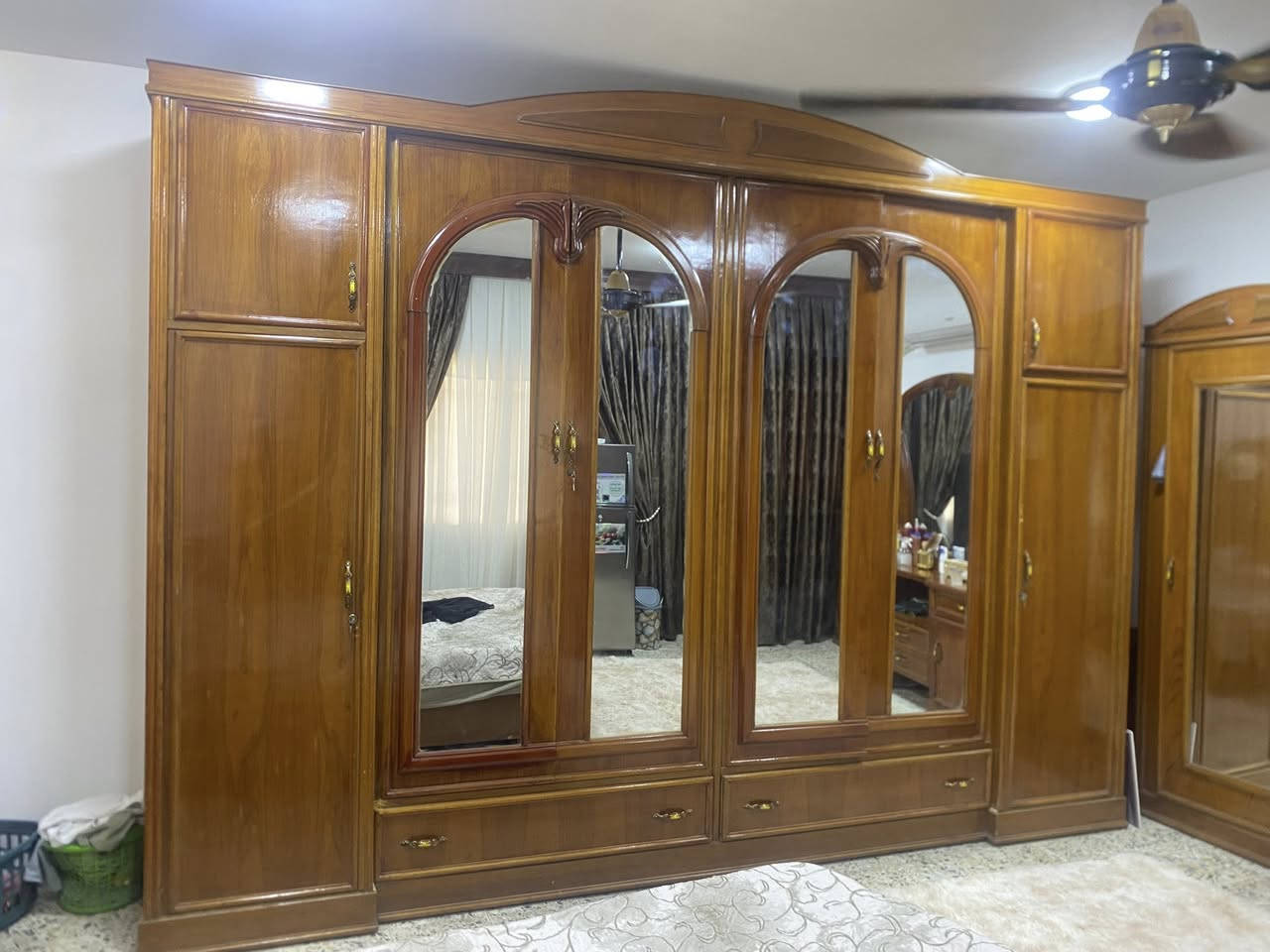 سلام عليكم غرفه عراقي تصميم تركي نضيفه 90‎%‎ عارضها مليون وخمسمية مكاني الدوره حي اسيا 
***********
