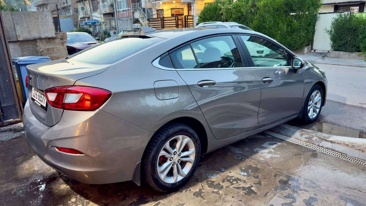 شوفر كروز موديل 2019 💥
مكينه خير من الله حادثه مثل ماموضح بل صورة 
بيه اربع قطع صبغ للجماليه
سيارة تشغيل عن بعد ويه التبريد 
سياره كامله من كلشي 
ماشيه السيارة 91 
السيارة رايده  ب 105 وبيه مجال شي بسيط للشراي يتصل عله الرقم ***********

