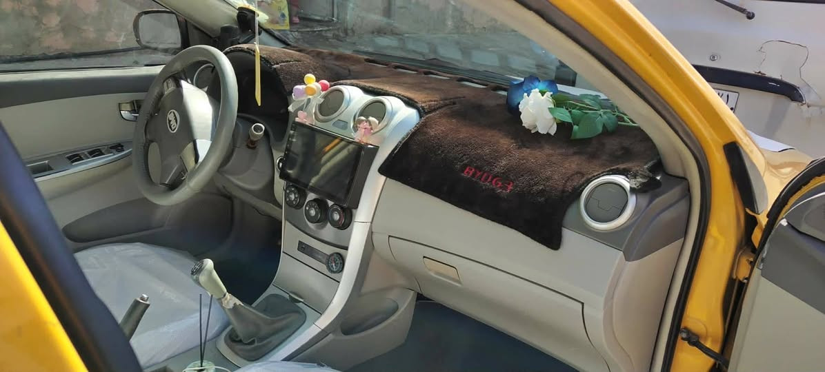 سيارة للبيع بي واي دي موديل 2013 مكينة جديدة المكان الموصل جديدة السعر55 رقم الهاتف ***********
