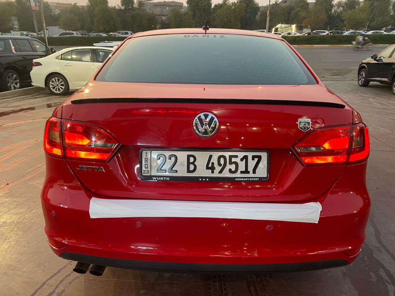 السلام عليكم 
جيتا 2015 خليجي
محرك 2000 تنفس طبيعي
شاشه كامراه حساس كروس سرعه جام اوتو 
مكفوله السياره من فتح المحرك والكير والصبغ 
ماشيه تقريبا 124
السعر 129$
رقم التلفون ***********
***********
مكان السياره بغداد زيونه أربيل, العراق
