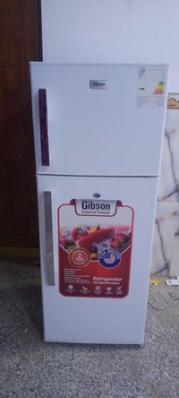 ثلاجه ١٢قدم • مستخدمه يومين • ضمان