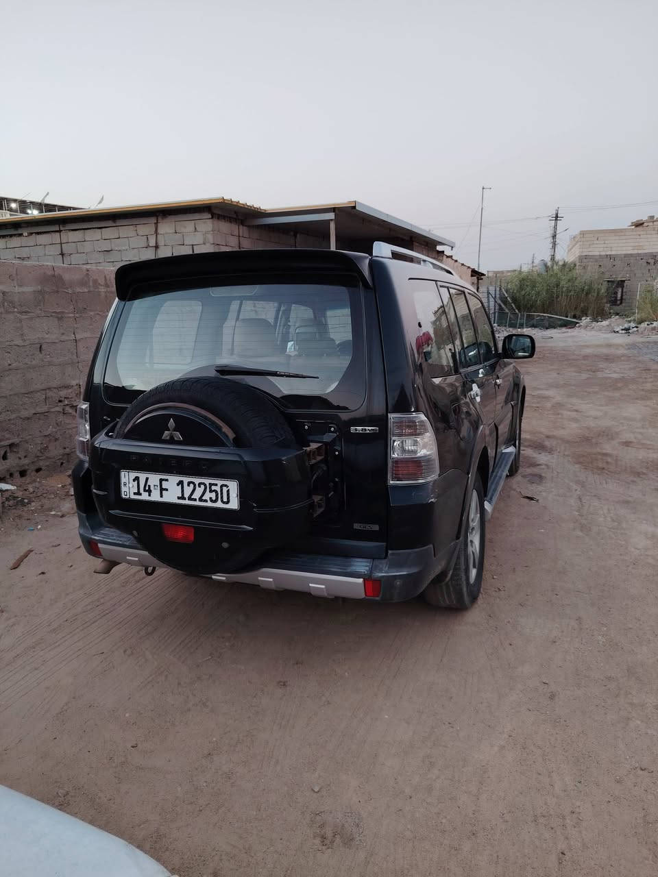 السلام عليكم باجيرو رقم بصره بسمي مديل ٢٠٠٨ حبتور السيارة جاهزه بس التبريد عاطل السعر ١٠٠دفتر مع مجال القليل ***********
