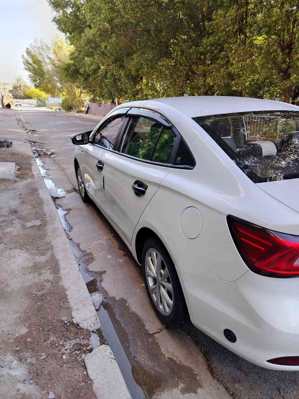 السلام عليكم للبيع ام جي موديل ٢٤ ماشي 51 سيارة جدا نظيفة بيها منظومة غاز السعر ٩٥ وبيه مجال للتواصل الاتصال على الرقم  ***********
