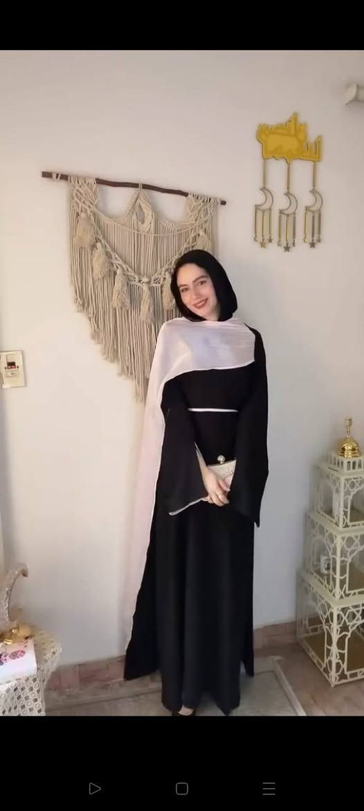 🛑 الترند الاصلي ✅🛑
🔶الموديل👈 عبايه شال متصل وحزام  
🔶الخامه👈 كريب مستورد مطعم اورجانزا ✅
🔶المقاس👈 وان سايز من 65 ك ل 85 ك
🔶 الألوان 👈 بينك نبيتي اوف وايت لافندر اصفر زيتي


**إذا كنت صاحب هذا الإعلان وتريد حذفه لأي سبب، رجاءا أرسل رسالة إلى الدعم الفني**