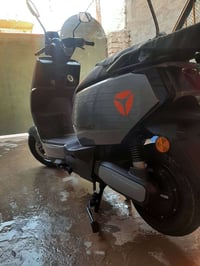 Gt 60 yadea ضمان سنة على البطارية والعقل  السعر ٩٠٠ الف قفل  ماشية ٣٠٠...