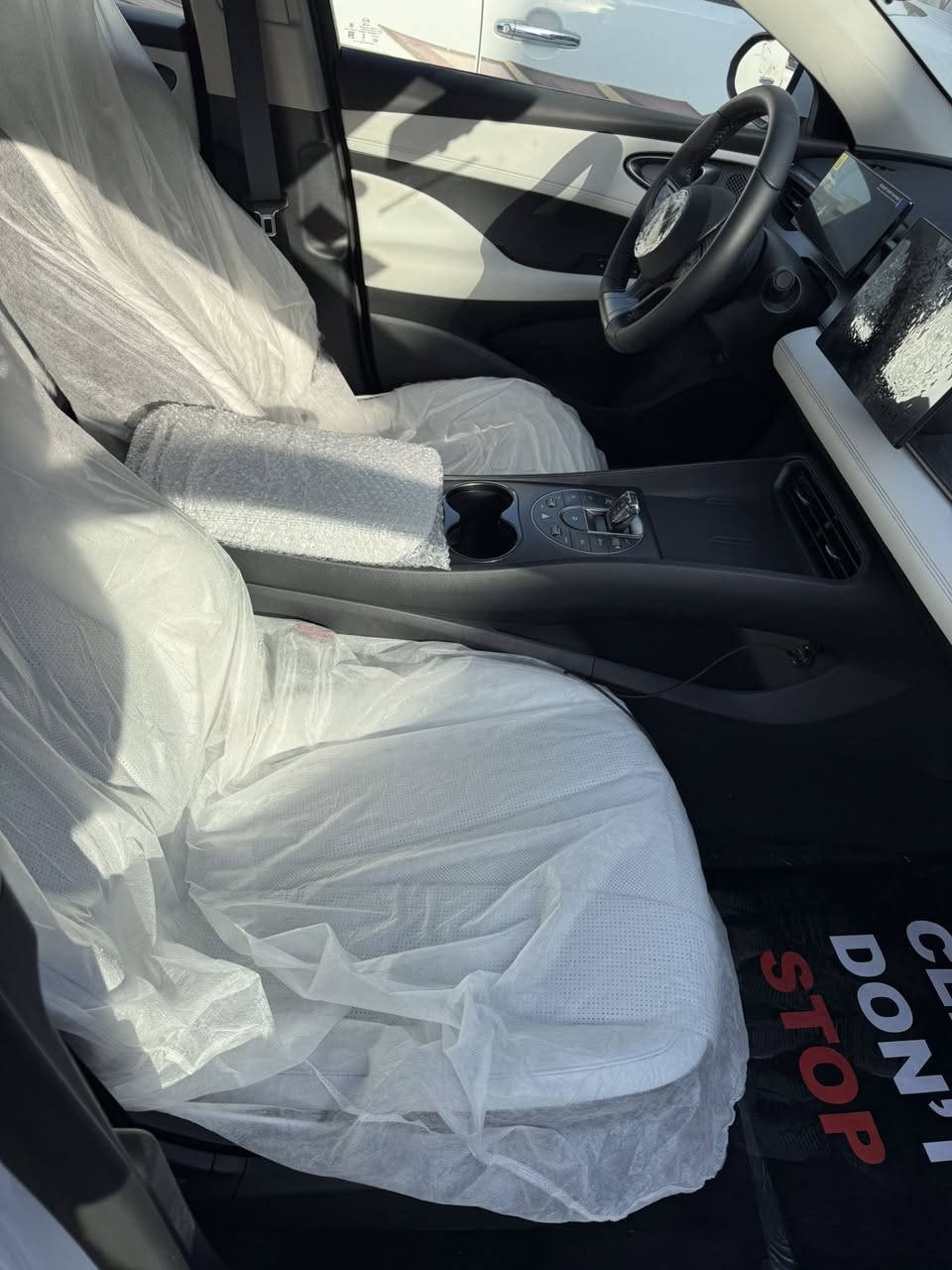 السيارة زيرو مرقم ماشية  مال ترقيم
(✨ويل كروم ويل كروم )BYD cL 5    
 السياره : هايبرد & بانزين & كهرباء 
السيارة مرقمه جاهزة
بسعر   19500,000 دع وبيها مجال 
اليكم التافصيل
المواصفات
ي خليجي
 زيرو
موديل 2025
‹ حساسات خلفيه
م حجم المحرك 1,5L
شاشه اصليه + دواره
‹ كامره خلفيه
هند بريك كهرباء
• اوتو هولد
مفتاح التشغيل بصمه
) تحكمات مقود
‹ مقول جلد حياكه
، دخول ذكي
اشاير بل مري
المقاعد جلد
اناره داخليه LED
لد امامي LED
LED بك لايت
، قطعتين تبريد
كروس سرعة
حجم الاطار 16
• مانع تزحلق

داخل ابيض ✨

تشغيل عن بعد 🖤

📍العنوان بغداد البنوك

 ***********
