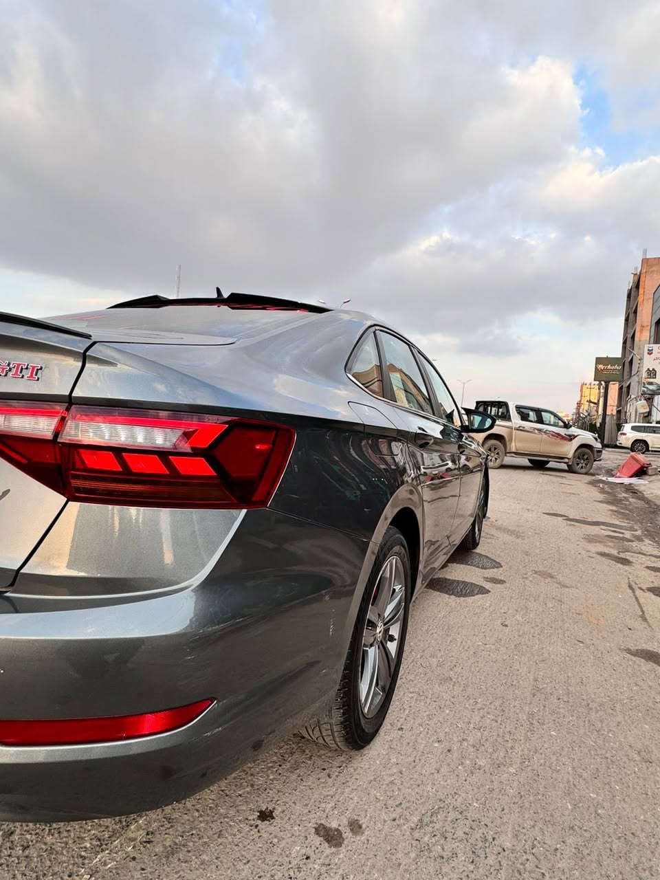 جيتا 2019 فووول مواصفات
فتحة سقف
 كشنات جلد
بصمة 
محرك 1400 تيربو 
محرك وكير بشرط 
السيارة بدون بارد وبدون معجون
 صبغ  3 قطع 
دواخل بشرط 
صورة الحادث موجودة بالمنشور 
السيارة خير من الله 
السعر 134ورقة  

عنوان السياره أربيل ***********
