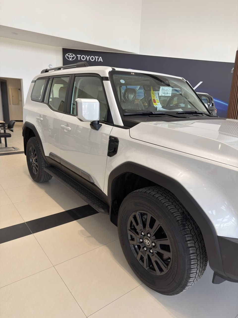 برادو R2  
2025 0KM 
متوفر في شركة البر وكيل تويوتا المعتمد صيانة ٤ سنوات مجانية
٣ سنوات ضمان كير ومحرك 
للحجز والاستفسار 
***********
المواصفات
نظام سلامة تويوتا الثالث
تدفئة وتبريد مقاعد امامي
فتحة سقف
مقاعد جلد
حساسات امامي خلفي
كاميرا خلفية
نظام تثبيت سرعه
تشغيل محرك عن بعد
