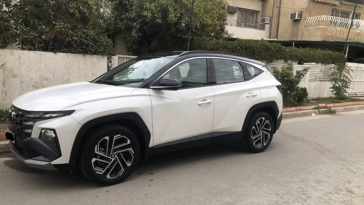 توسان خليجي ٢٠٢٥ خليجي استلام الشركة الاولى وعلى ايدي من الشركة بأسمي فوول مواصفات ام الضمان ماشية 🟢١٣ 🟢 الف حقيقي السعر ٢٣٩ وبيها مجال شي  
مكقليل حك الجية 
🔴السيارة مكفولة كفالة عامة من كل شي بعدها بوضع الشركة وتبديل دهن شركة ومسوي صيانة كاملة حتى دهنامبدل قبل يومين 🔸 شاشة متصل 
صندوك كهرباء 🔸مقاعد امامية كهرباء 🔸مقاعد امامية تبريد وتدفئة 🔸ويل ١٩ المرغوب 🔸بصمة تشغيل وابواب وتشغيل عن بعد 🔸هند بريك بصمة ومانع انزلاق 🔸اوتو هولد ونزول منحدرات 🔸سبير الشركة ما نازل والمتلوكات والعدة والبصمة الاحتياط كلهن بوضع الشركة🔸الجام يصعد بالبصمة وكاميرات عدد ٢  مكاني بغداد الاعظمية ***********
