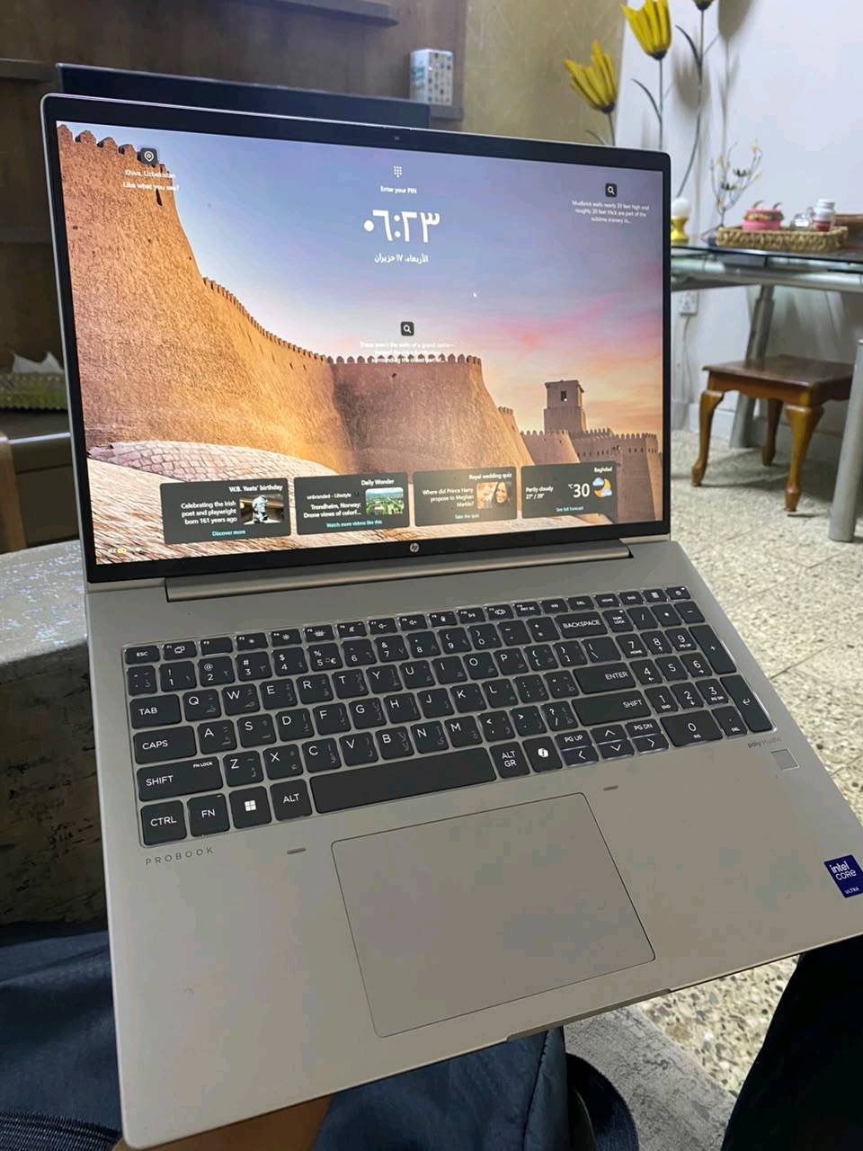 للبيع: لابتوب HP ProBook 460 G11 بحالة ممتازة جداً (شبه جديد) جيل حديث
العنوان المقترح: لابتوب HP ProBook 460 16-inch G11 - معالج Ultra 7 قوي جداً للعمل والدراسة والتصميم.
المواصفات الفنية بالتفصيل:
  الموديل: HP ProBook 460 16 inch G11 Notebook PC
  المعالج (Processor): Intel CoreTM Ultra 7 155U (سرعة تصل إلى 1.70 GHz وتصل لأعلى مع التوربو) - معالج ذكي قوي واقتصادي جداً في استهلاك البطارية.
  الذاكرة العشوائية (RAM): 16.0 GB بسرعة فائقة جداً (5600 MT/s).
  الهارد (Storage): SSD بمساحة 477 GB (سريع جداً في الإقلاع وفتح البرامج).
  الشاشة: بحجم 16 بوصة بدقة ممتازة، حواف نحيفة (تصميم عصري ومريح للعين).
  كارت الشاشة (Graphics): Intel Graphics.
  الصوت: نظام صوتي مميز واحترافي من poly studio.
مميزات إضافية في الجهاز:
 تحتوي لوحة المفاتيح على أرقام جانبية كاملة (NumPad) مناسبة جداً لأصحاب المحاسبة والهندسة والكتابة.
 يحتوي على مستشعر بصمة إصبع لفتح الجهاز بأمان وسرعة.
 نظام التشغيل: Windows 11 الأصلي مفعل وجاهز.
 تصميم خارجي أنيق جداً باللون الفضي المعدني، خفيف الوزن بالنسبة لحجمه.
حالة الجهاز:
 نظيف جداً وبحالة ممتازة (شبه جديد) والـصـور تـوضـح نـظـافـة الـبـودي والـشـاشـة.
 الموقع: بغداد
 الدورة
السعر 900 الف