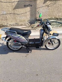 دراجة هارلي موديل 24 فول نظافة مناقصها شي .. الكهربائيات كلها شغاله .....