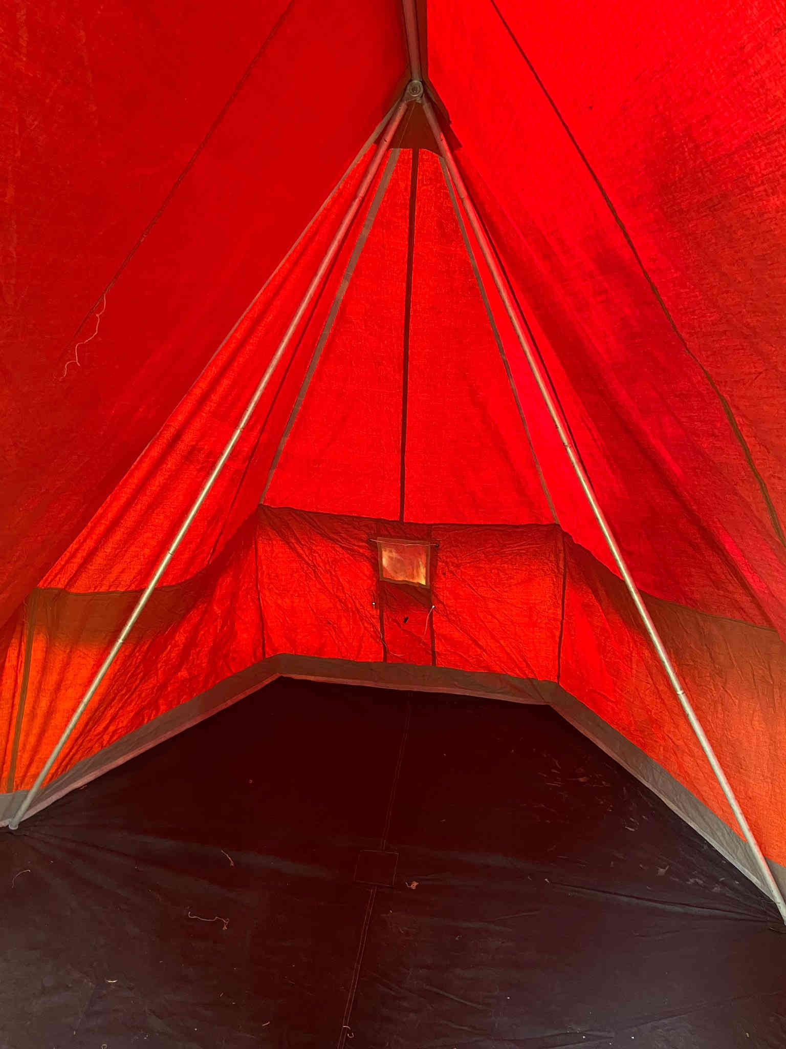 السلام عليكم ؛
من بعد اذن اصحاب الگروب المحترمون ؛
اعرض للبيع : خيمة چيكية الصنع من نوع ( Jested)…. الابعاد تقريباً: 250x200x150 cm
الخيمة اصليه وصناعتها متينه وصنعت للاغراض العسكريه ومخيمات الصيد وغيرها ….. تتسع لاربع اشخاص او اكثر..
جلد اصلي وچادر مقاوم لكل الظروف البيئيه من برد وحر وعواصف وثلوج..
فقط السحابة عاطله بسبب التخزين لمده طويله..
السعر ١٧٥ الف دينار
☎️ ***********
مع الخيمه هديه ( خيمة صغيرة للاطفال سعة شخصين)
بابل/ الحله
