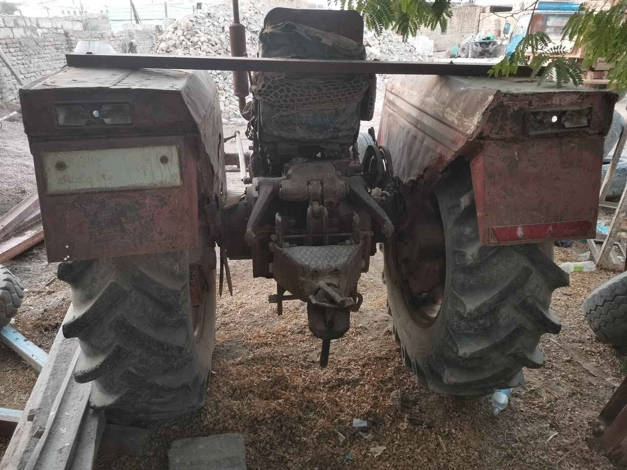 كاروبة عنتر 71 نداء موديل 97
رقم بغداد 
وياهو بس عربانة حدادي بس
السعر 4 ملاين و نص 
العنوان المثنى مدينة الرميثة / ***********
