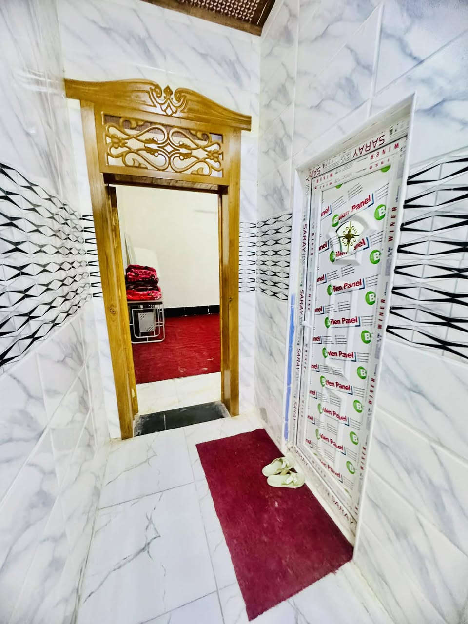 يا الله 🏠بيت  للرهن (100 متر) طابو صرف حي النداء
مجمع بيتي الثاني قرب شارع ٦٠ التبليط مال السلطان ثالث عرصه عن ٦٠
السعر الرهن 23 مليون  وبي مجال سنه وقابل التجديد  معه الثاث جاهز السكن 
شارع ١٥ مقابيل السوك 
يحتوي على طابق واحد 
 غرفه  مطبخ   صاله   استقبال
الاستفسار ***********
ــــــــــــــــــــــــــــــــــــــــــــــــــــــ
يوجود ٢٠٠ متر غرفتين
