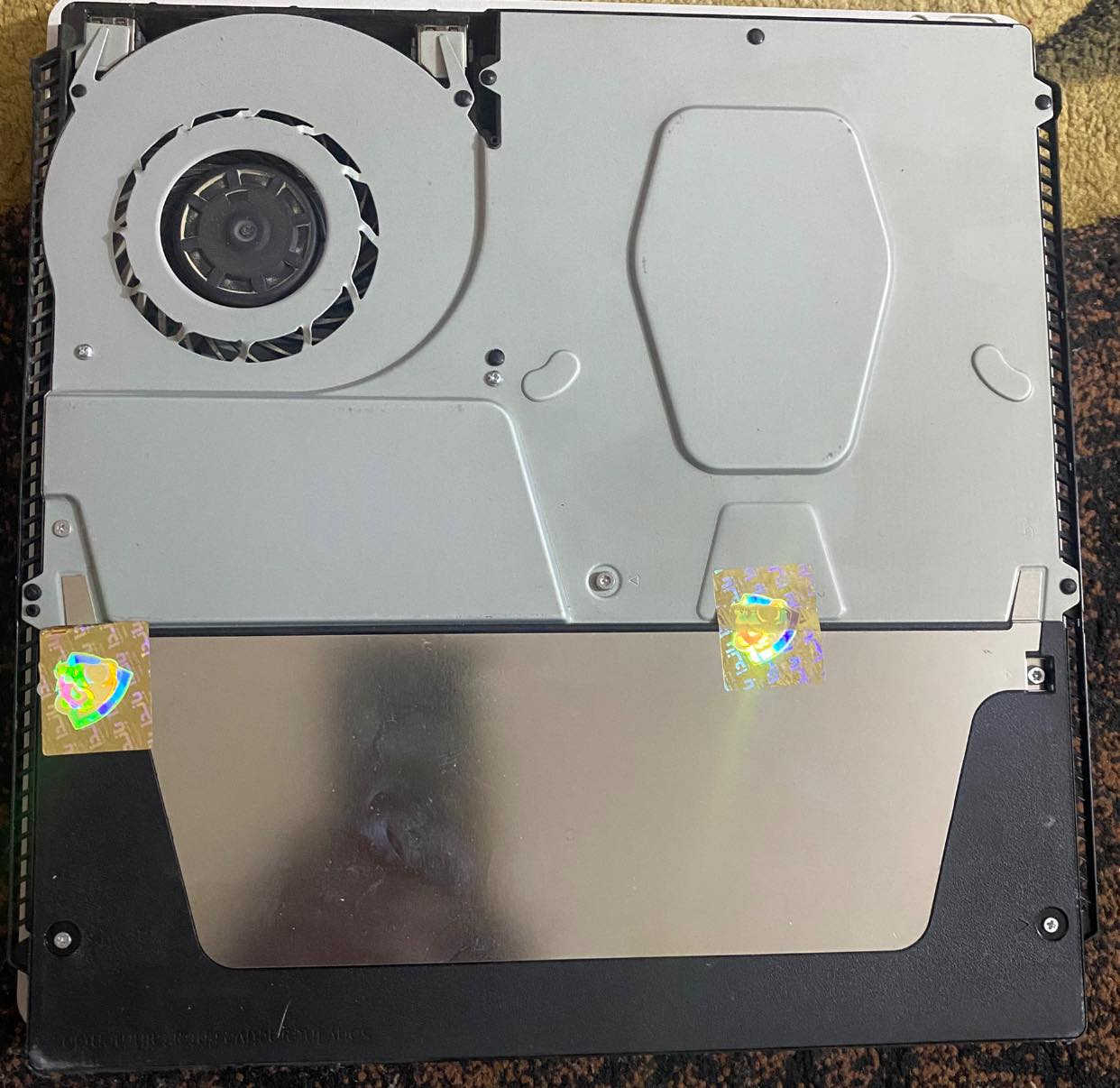 السلام عليكم  بلي 4اونلاين ذاكره 500ويا 5اقراص وجوستكات 2 جهاز لوك نضافه 100/100بس الكفر مثل ماموضح بل صوره بي هذا جلغ جهاز لوك ستيكر افحص وين متريد  والقراص نضيفات مابيهن مشخوط نضام 13.4اخر تحديث السعر فقط 250مال مستعجل بيع فقط ماراوس مكاني حله شارع 80 وتساب ***********
