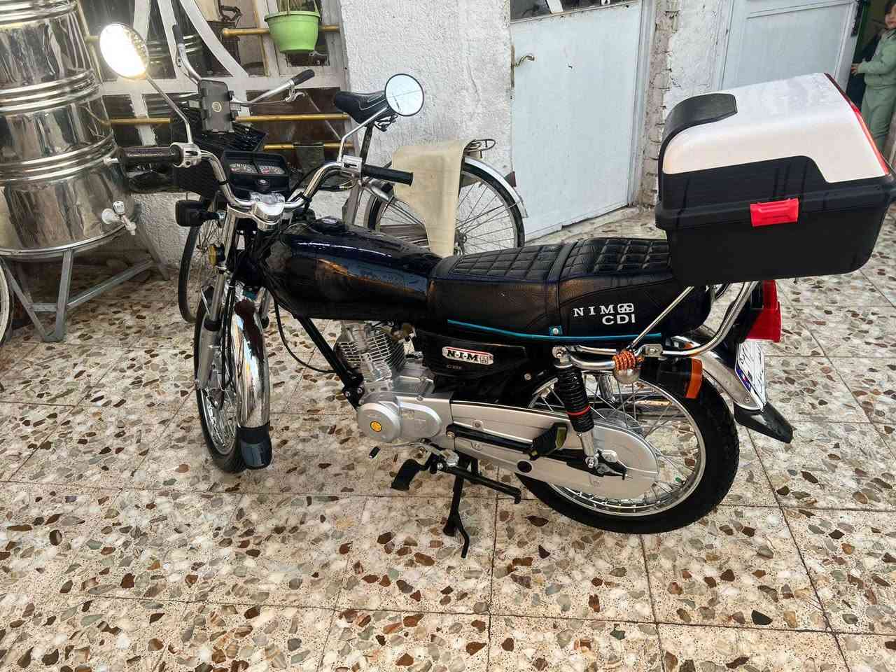 السلام عليكم
داجه نامه شلامجه وكاله 
دراجه رمبه صار بس 3 اشهر من منزله
 
دراجه نضيفه  نضيف 

دراجه 4 كير 
جديده ستخدتم قليل 

رقم ***********
