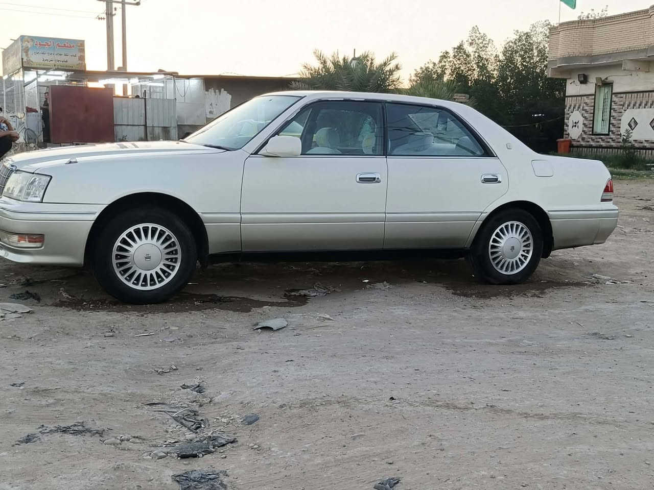 السلام عليكم سيارة رأس الثور للبيع مكفوله كفاله عامة مكينة 3000 طخم تاير حدادية كهرباىيات شغاله السعر 98 مكان ذي قار رقم الهاتف ***********
