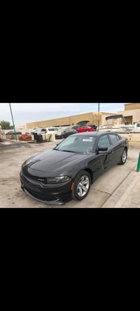 دوج جارجر  بيع فقط الموديل:2017 اللون: اسود المحرك : V6.  3.6L . ماشيه...