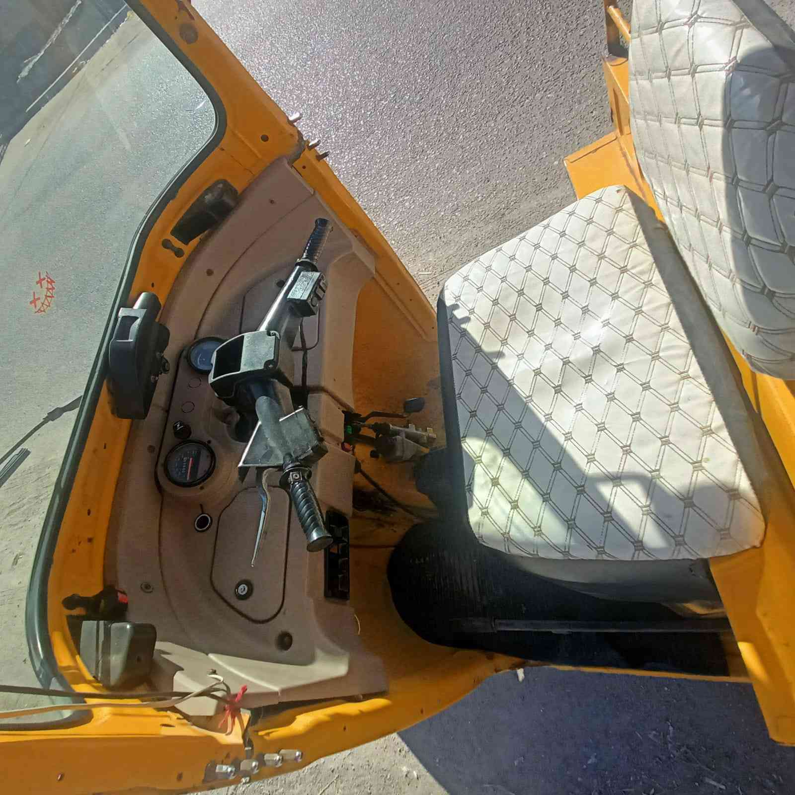 سلام عليكم تكتك باجاج موديل 2019 شهر 12 محسوبه ع 20 تكتك بسمي سنويه 2030 تكتك كدامك هاي نضافته كدامكم مكينه كهربايئات كلشي مابيه نعمه من الله رايده 5 وربع 5250 مكاني بلبصره القديمه وهذه رقمي *********** اليريد يشتري بخدمته والماعجبه سعر لايكسر بسلعه رجائا اكو هواي تكاتك
