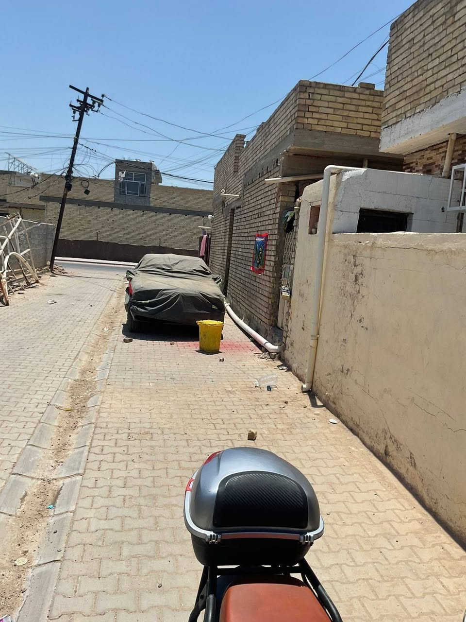 دار للبيع  مساحه 100 متر  مربع واجهه 10 نزال 10 الشعله الدوانم خلف السكه شارع المستوصف   بيت نضيف بناء جديد طابق واحد ثاني بيت عله ركن  فرع مسدوس بس اهل المنطقه. بي 6 ابيوت  مجاري ماء   سعر 85  وبي مجال ***********
