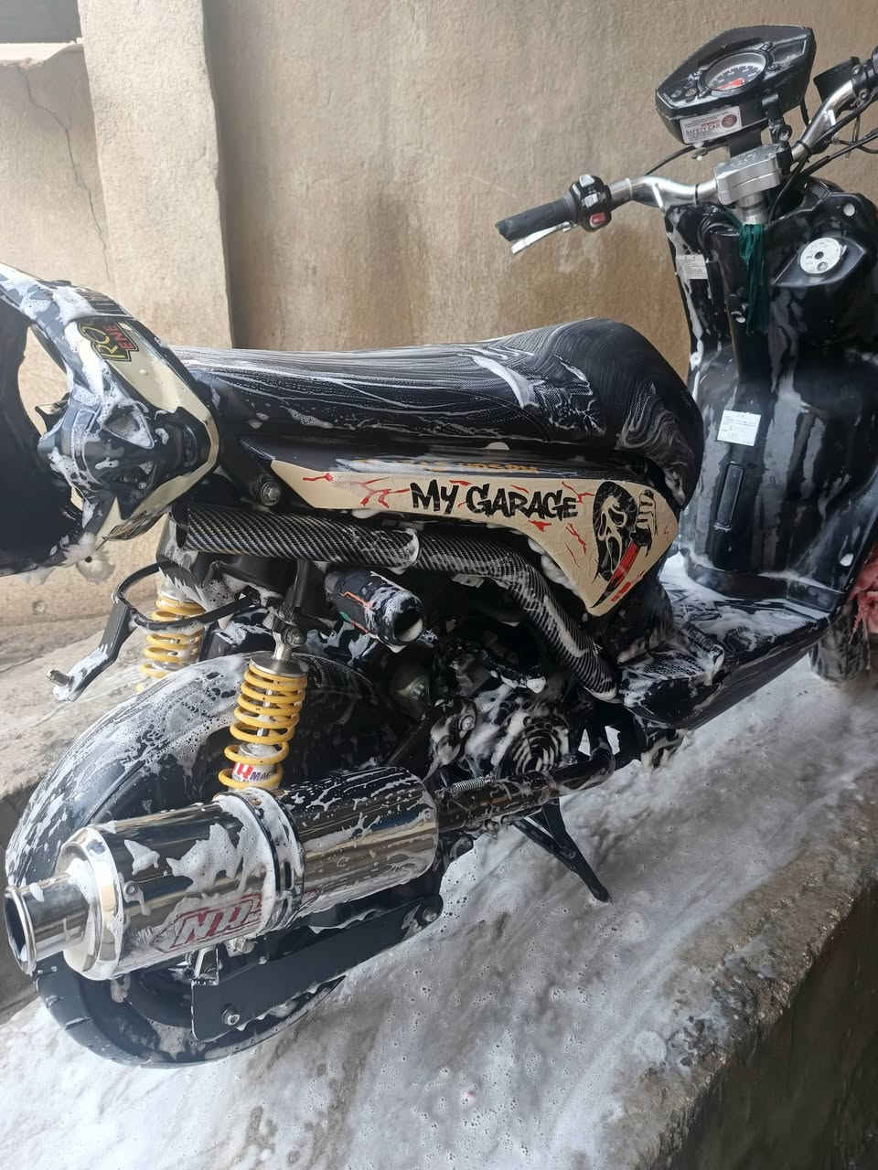 السلام عليكم بسبب الوعود الكاذبه سكنس جبلي للبيع موديل2008الدراجه نضيفه شوفت عينك والمكينه ما مفتوحه تاخذها تفحصها اذا مفتوحه لو تنقص ترجع بيها تزويد خارجي التفاصيل خاص او واتساب ***********السعر 1,300وبيها مجال قليل تحياتي للجميع🤝
