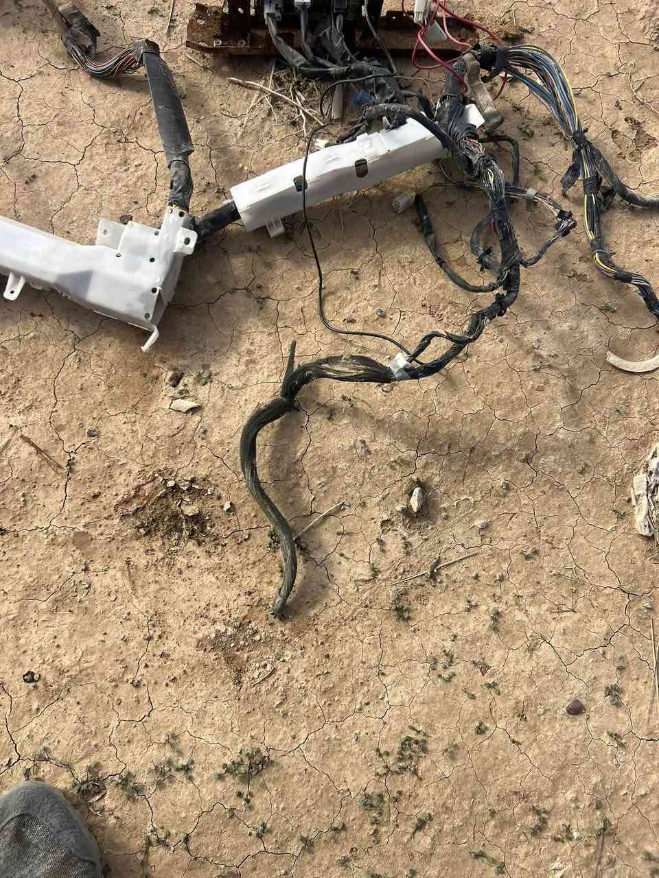 السلام عليكم غراض باص نسيان ام القنبوره للبيع موديل 2007
قيم وأخذ 
***********
