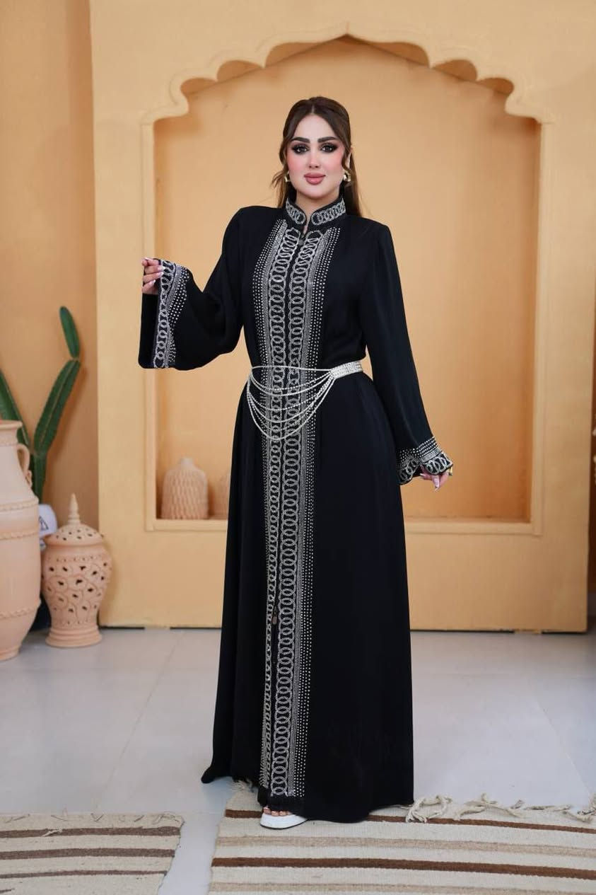 💫 عباءة صنع امارتي القماش حرير الأصلي💯
💫 سحابة من الامام تتڪون من 2️⃣ قطعتين :- 
💫💫💫 عباءة + حزام 
💫💫 الوزن :- من وزن 60 الى وزن120
🎨🎨🎨 الألوان :- حسب الصور الموجودة 
💰💰💰 السعر الحالي :- 45  الف دينار فقط 
💌 للحجز والاستفسار التواصل على الخاص


**إذا كنت صاحب هذا الإعلان وتريد حذفه لأي سبب، رجاءا أرسل رسالة إلى الدعم الفني**