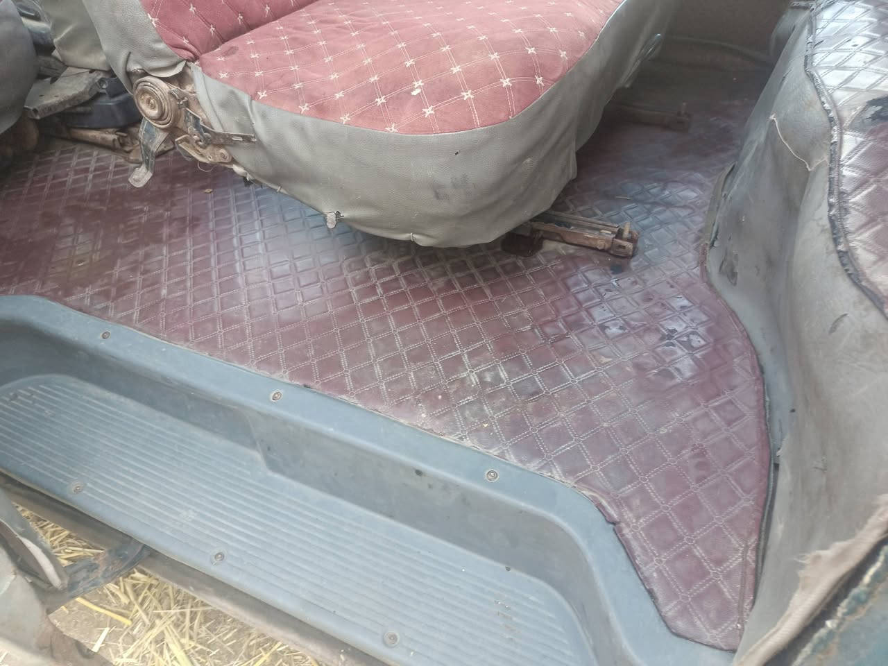 سلام عليكم ابريجو البيع مستعجل جاهزه كبل الشارع مصفره هئا وغرامات خط كوفه نجف السعر 33قفل بيع مستعجل والله  اجيب اكثر بس الله يرزق الياخذه السنوية28رقم ***********
