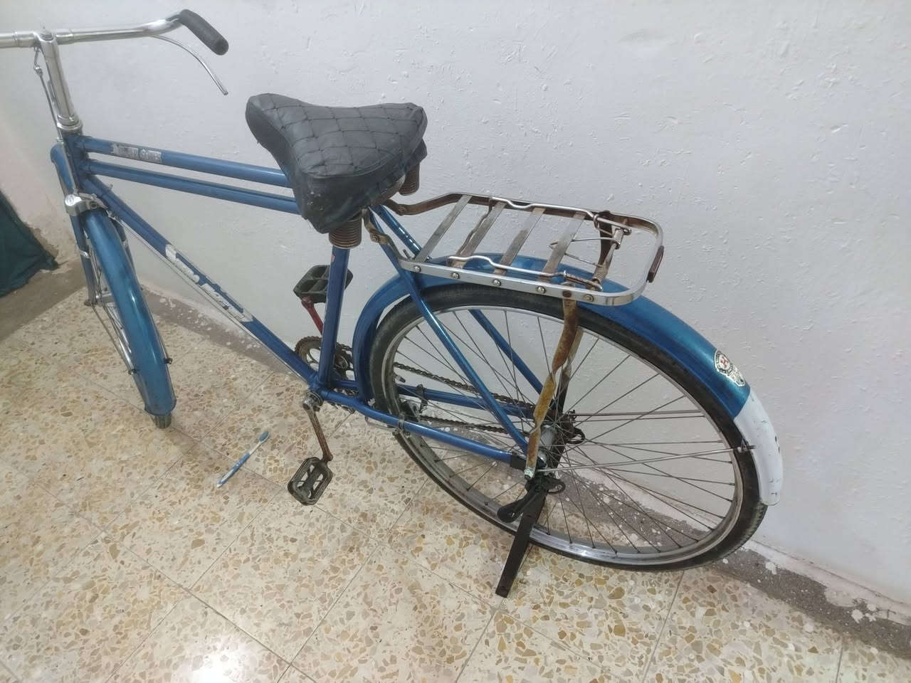 السلام عليكم عندي بايسكل هيرو ٢٨ للبيع سعره ٩٥ الف مستخدم بس نظيف جدا وما يحتاج شي بريكات كاملة سيبايه ستان جديد تجي وتشوف واني بالخدمه *********** بغداد / نهروان
