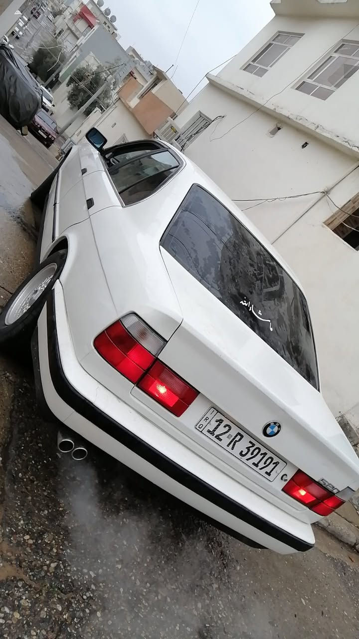 سلام عليكم بي ايم موديل 1993حجم 520 كبس كير مكينه شرات رقم سنويه جديد كابون بنزين سياره وضع شريكه بدون دعم بدون صبغ  سياره موجود في محافظه دهوك تحويل وكاله شرات سعر 73 بيه مجال ***********
