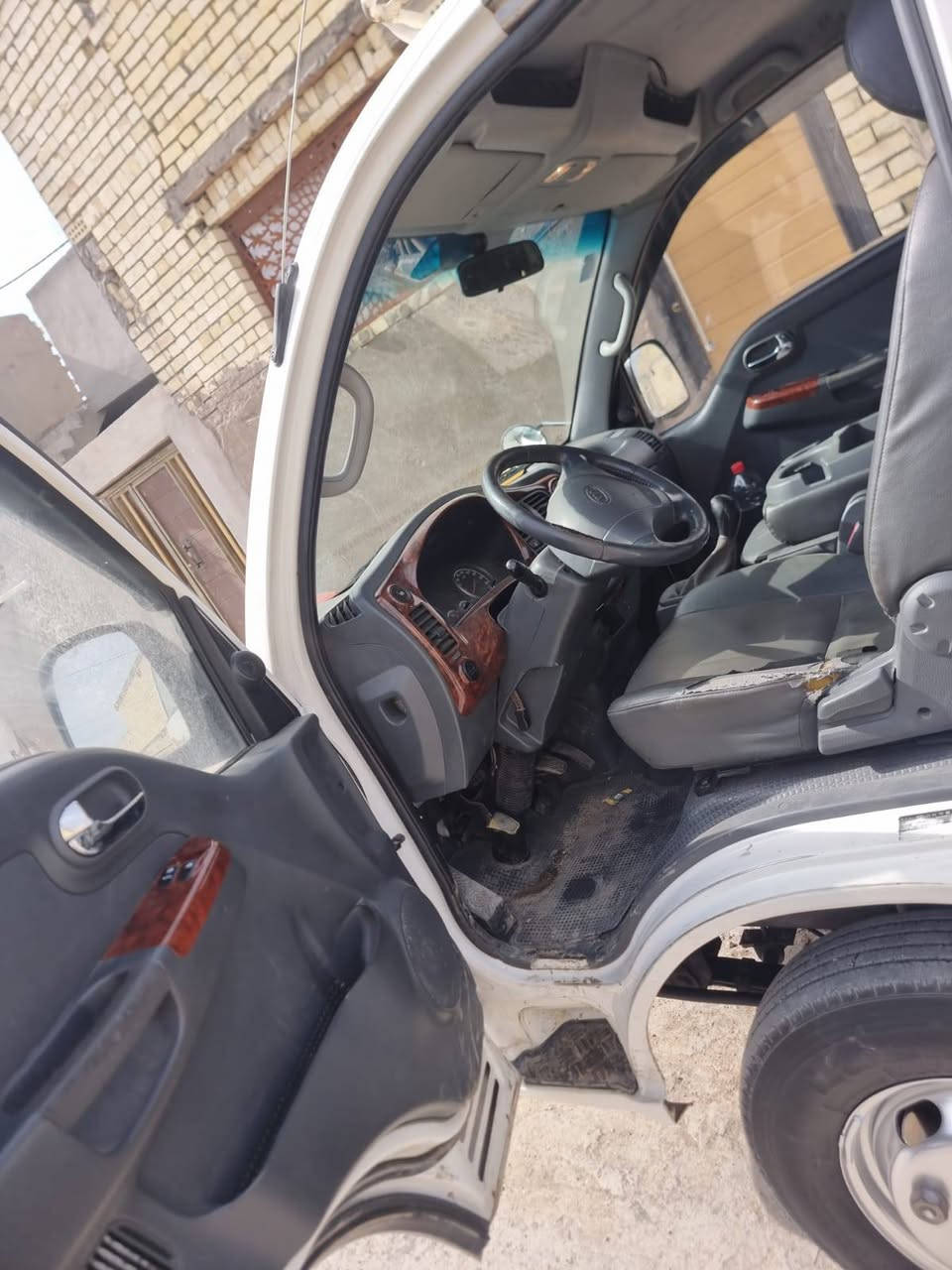 سلام عليكم كيا فحل مسكر سبلاين محرك وكير واكسل شاصي كفاله قمارة مكفولة من صبغ بيها بارد قليل كلش تحويرة ١٤ تخم تاير لاسا تركي  رقم بغداد تحويل مباشر  موديل 2008مكاني بغداد الشعب سعره 120 بيها مجال   ملاحظة سيارة بل سنوية براد  ***********
