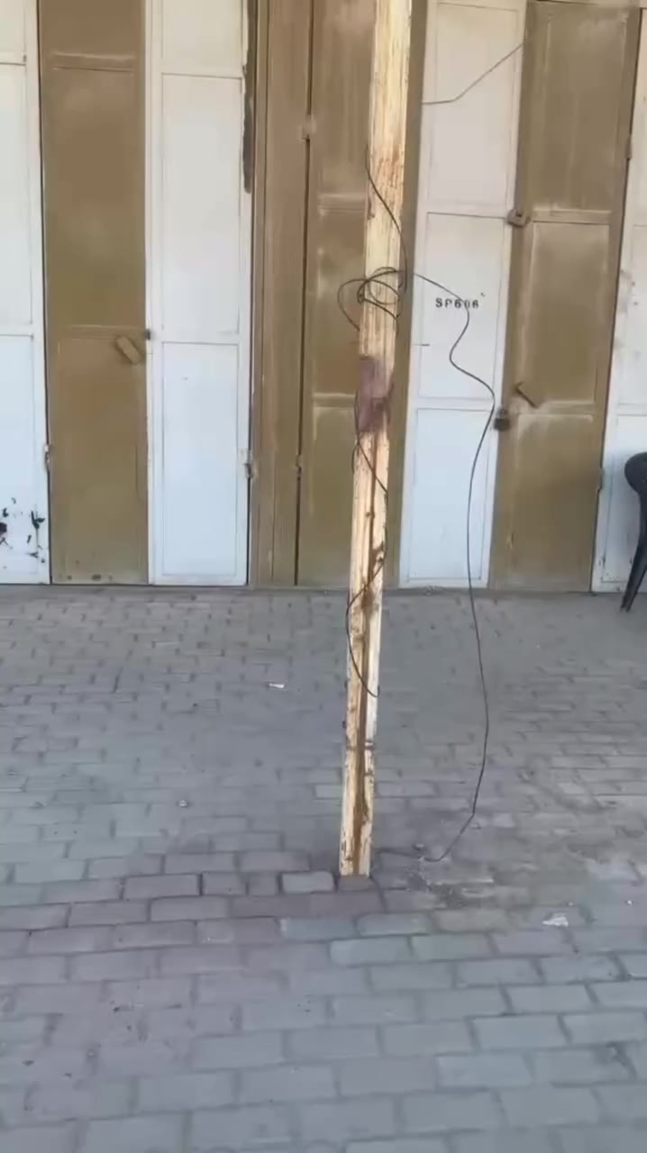 السلام عليكم
للي يريد يفتح مشروع علوة سمك مواد احتياطي او غيره
للايجار  موقع مميز جدا وسعر الإيجار مناسب جدا 
مخزن تجاري حي السكك حولي السكك 
المساحة ٣٠٠ متر
الواجهة أكثر من ١٢ متر
للاستفسار أكثر عل خاص او الاتصال ***********
