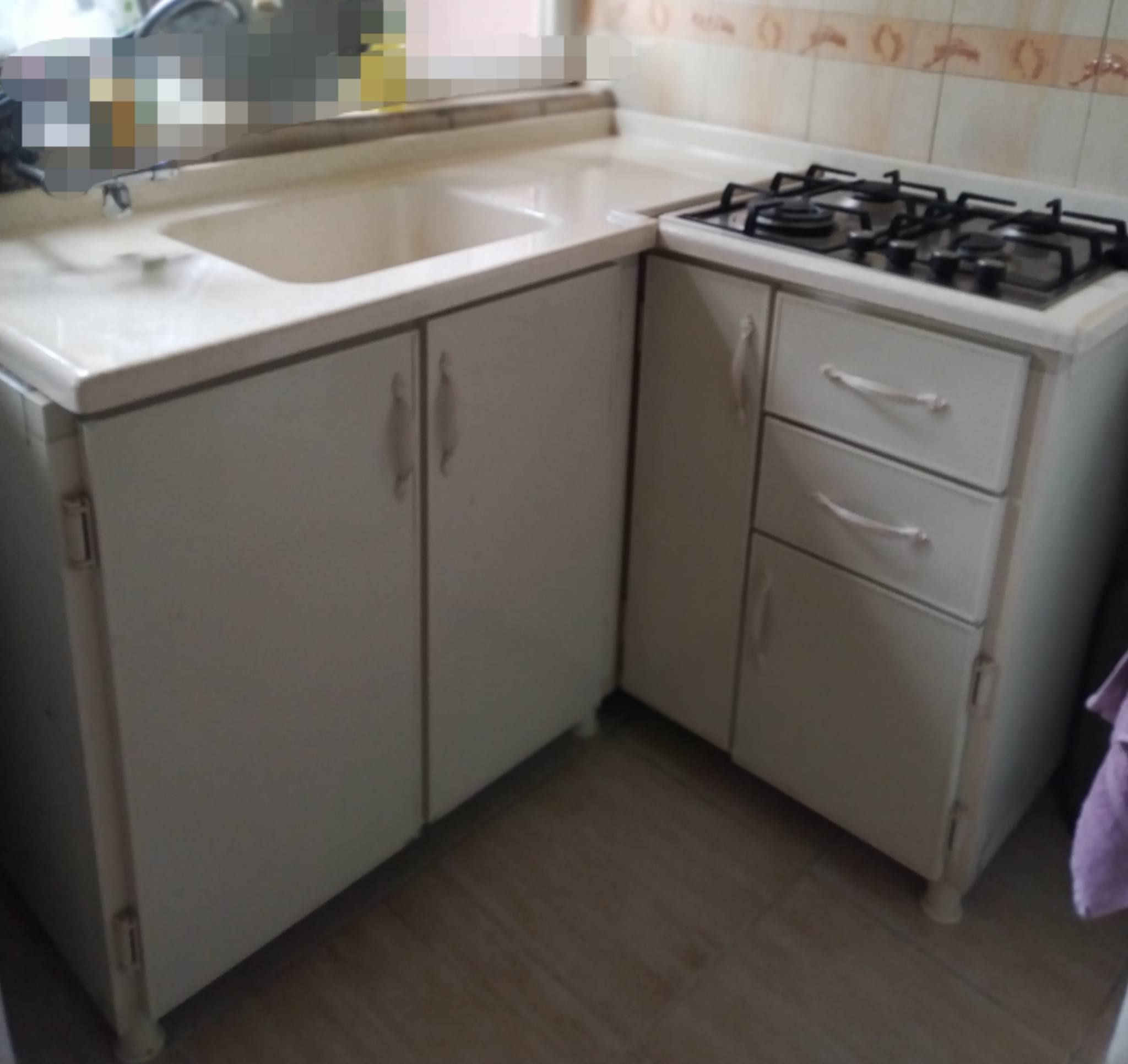 سنك وطباخ نظيف جدا هفلان قرب جامع سيد طيب ***********
سنك وطباخ نظيف جدا هفلان قرب جامع سيد طيب ***********
