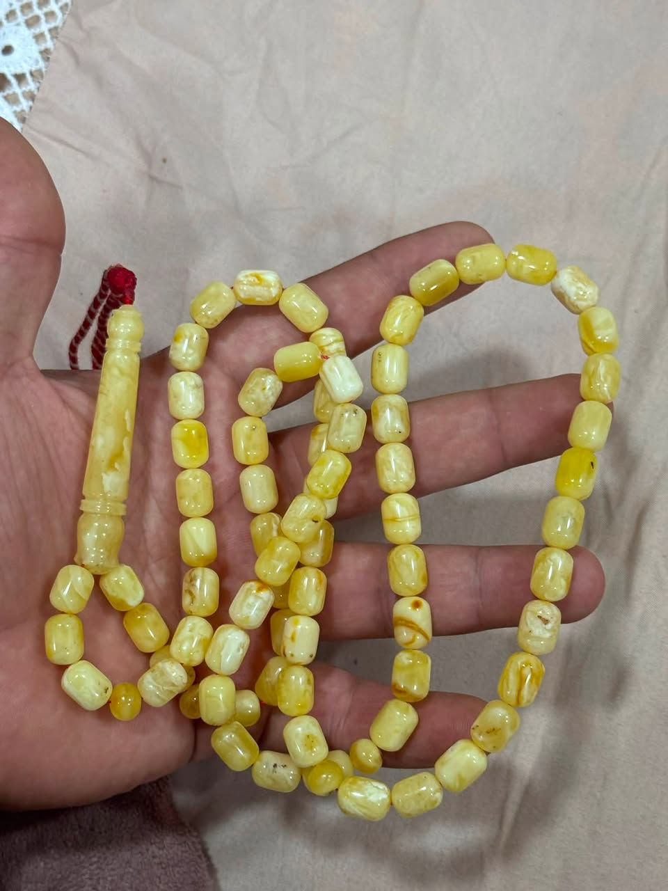 السلام عليكم سبحه كهرب بولوني حر وزن 48 غرام 71 حبه سعر الغرام 5 دولار العنوان بغداد مدينة الصدر ***********
