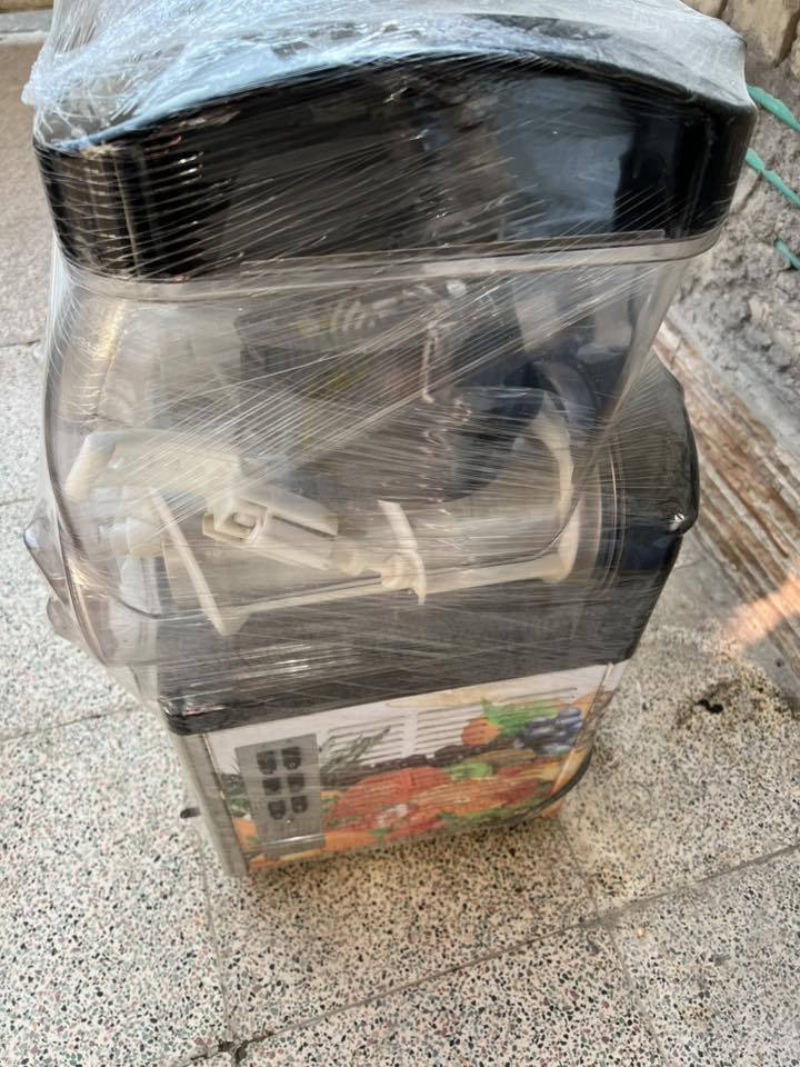 سلام عليك غراض مرطبات لبيع مكاين ازبراي عدد ٢ عارضه ابلانك  ١٢ابلانكه مكاني بغداد ***********
