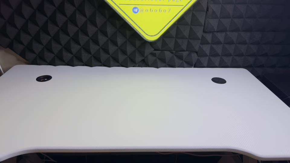 لابتوب + شاشة كيمنك + ميز كيمنك + كرسي كيمنك
MSI Thin 15 B12UCX.
(Processor): الجيل الثاني عشر من Intel(R) Core(TM) i5-12450H بسرعة 2.00 GHz.
(RAM): سعة 8.00 جيجابايت (المتاح منها للاستخدام 7.71 جيجابايت).
(Device ID): 2425C342-FC99-4D64-AEB8-764675AEB437.
(Product ID): 00342-21259-80730-AAOEM.
• نظام تشغيل 64 بت، معالج قائم على x64.

مواصفات ويندوز (Windows Specifications)
• الإصدار (Edition): Windows 11 Home.
• الإصدار (Version): 22H2.
• تاريخ التثبيت: 21 سبتمبر 2025 
• بناء نظام التشغيل (OS build): 22621.1848.
• التجربة: Windows Feature Experience Pack 1000.22642.1000.0.

شاشة كيمنك ( Hisense Monitor )

Hisense Monitor.
(Model): 27N3G-PRO.
(Resolution): Full HD (1920 x 1080)
(Power Source): تعمل بجهد 12V وتيار 2.5A.
معدل التحديث: سلسلة الـ "G-PRO" من Hisense.
 27 بوصة HDMI.
اسود طافي غير عاكس

ميز كيمنك أبيض (120*60 سم)

• القياس: 120 سم طول 60 سم عرض.
• التصميم: سطح أبيض بملمس كاربون فايبر (Carbon Fiber Texture) مع فتحات مخصصة لتنظيم الأسلاك (Cable Management)

كرسي كيمنك Black Wolf (الأصلي)

• التصميم: كرسي Black Wolf اصلي باللون الأسود مع تطريز أحمر رياضي بنمط "الخلية".
• الراحة: يحتوي على وسادة دعم للرقبة ووسادة دعم للظهر (Lumbar support) قابلة للتعديل.
• المتانة: قاعدة قوية مع مساند يد قابلة للحركة وهيكل مريح للاستخدام الطويل.

السعر:
•لابتوب 750 الف
•شاشة كيمنك 145 الف
•ميز كيمنك 175 الف
•كرسي كيمنك 210 الف

للاستفسار: ***********
العنوان: بغداد/ الدورة
