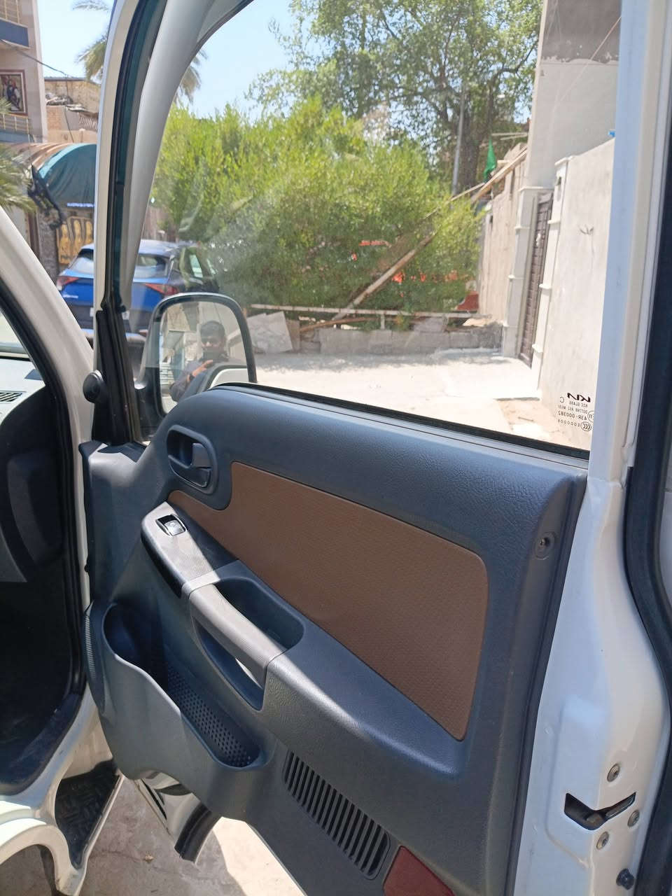 كيا ٢٧٠٠ دبل قماره 
موديل ٢٠٢٣ 
مراوس باي سياره اشعندك نزل 
رقم بغداد الجديد 
عداد المسافه 90الف
السياره باسمي 
الساره بيه رصعة جوه الباب الخلفي كلش خفيفه
وبيه صبغ رشه بالدعاميه والبنيد كلشش قليللل
الساره  ما شاء الله كلش نضيفة ومال جنايي
السعر 167$ ورقة وبيه مجال للطيبين
العنوان بغداد _ الكرخ
للاستفسار الاتصال على الرقم 
***********
