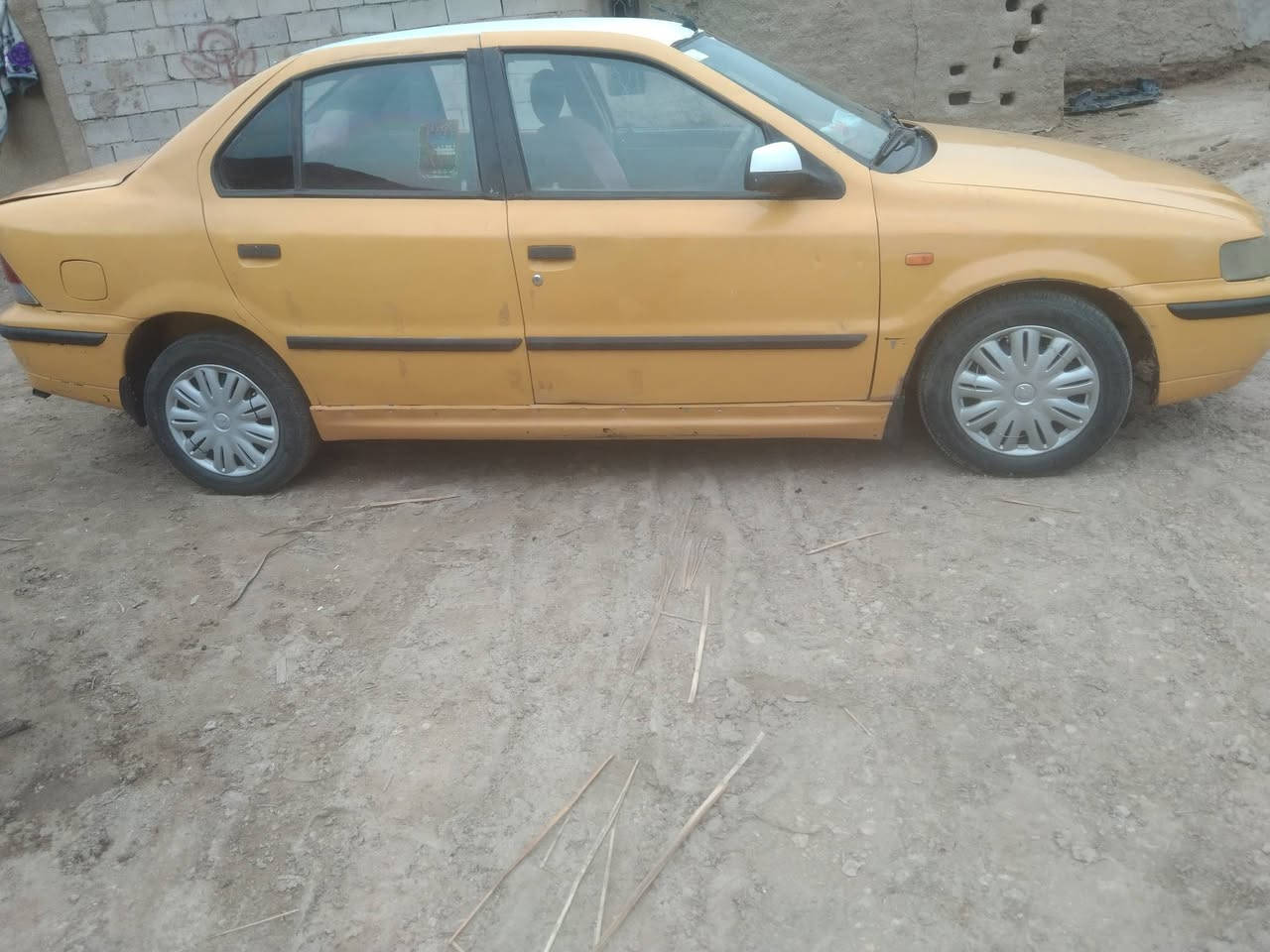 السلام عليكم سياره سمند للبيع موديل 11 رقم كربلاء مشروع وطني السياره كير محرك كهربائيات تخم تاير مصفره هيئه وغرامات السنوية مجدده لنهاية ال27 رقم ألماني المالك ديوانية موجود يمي الكشر شوف العين يعني الكشر مامكفول بيع مستعجل السعر 17 وبيها مجال *********** لكن شرط مداور
