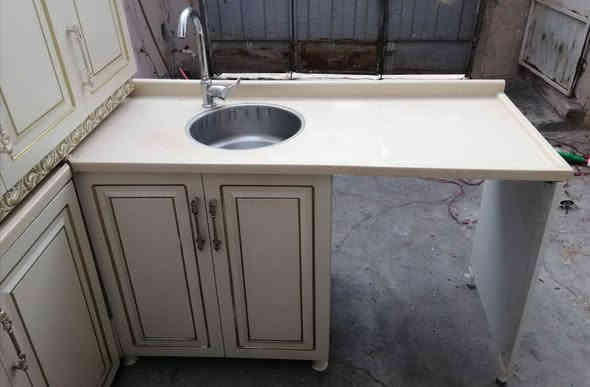 للبيع كاونتر ملكي 3 قطعه قياس 3 متر ونص الكاونتر وسنك قياس مترين الابواب خشب داخل  كامل مرمر ويا طباخ و مرشحه و فرن ***********
