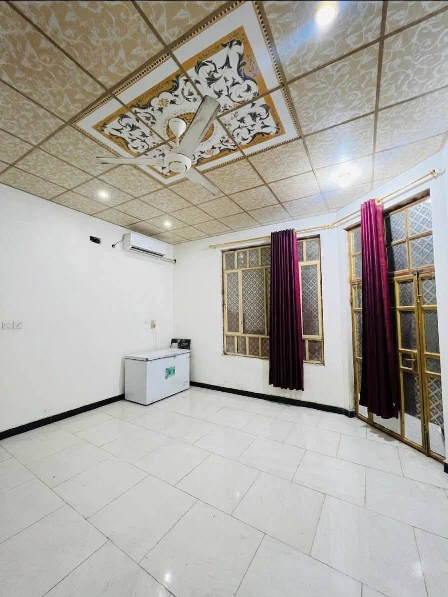 🏠 دار للبيع – الطويسة (مقابل الجسر الأحمر)
✅ طابو صرف
✅ من المالك مباشرة
✅ بناء حديث (2020)

📍 موقع مميز مقابل الجسر الأحمر، أقل من دقيقة مشيًا إلى الشارع الرئيسي، وقريب من جميع الخدمات.

📐 المساحة: 124.5 م²
📏 الواجهة: 10 م

تتكون من:
🔹 طابقين
🔹 6 غرف
🔹 هولين
🔹 مطبخ
🔹 3 حمامات

💰 السعر: 375 مليون (قابل للتفاوض البسيط)

📞  التواصل واتساب مع المالك للجادين فقط :
***********
***********
