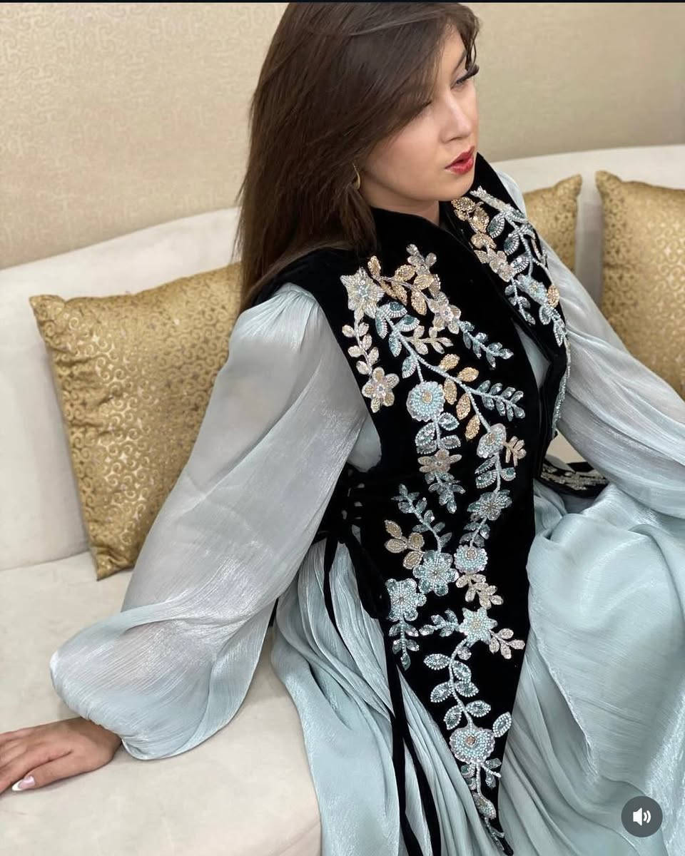 👇👇 بسم الله توكلنا على الله 👇👇

👌👌 ومازال لدينا إبداع لم يصل إليه أحد 👇

✨✨✨ أحدث صيحات الموضة العالمية لعام 2026
🎨🎨 الألوان :-كما معروضه 
فستان خامه اور كزا
قياس  38 40 42 44 46 48
السعر  35 الف
توصيل جميع محافظات العراق الفين


**إذا كنت صاحب هذا الإعلان وتريد حذفه لأي سبب، رجاءا أرسل رسالة إلى الدعم الفني**